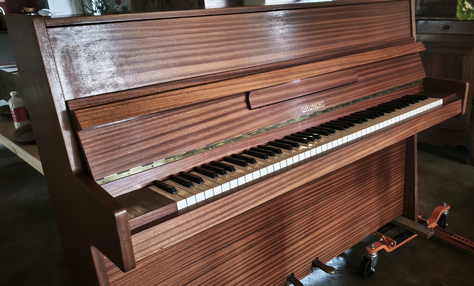 PIANO DROIT D ETUDE GRUNERT TRES BON ETAT
